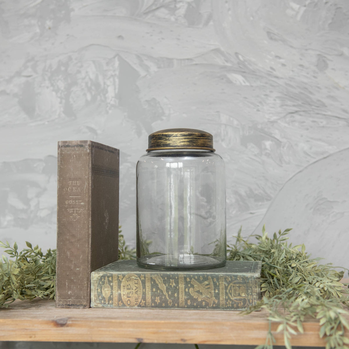 7.5" CLEAR GLASS JAR W/ GOLD LID